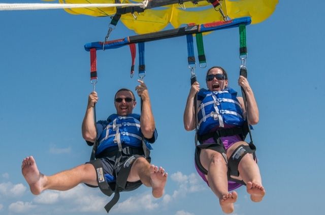 Spending quality time while parasailing in Destin-FWB