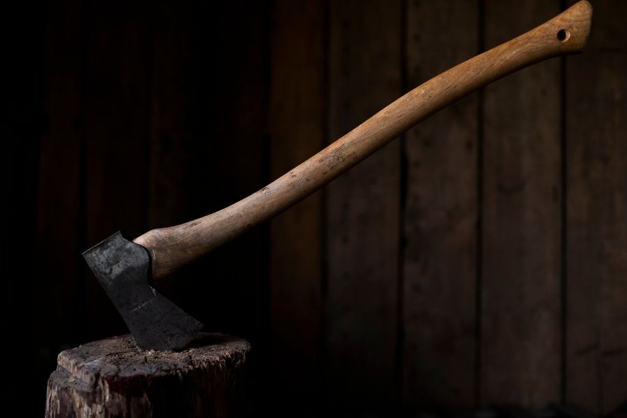 axe throwing in downtown FWB