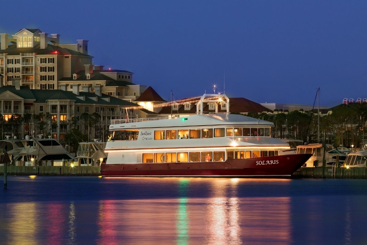 destin dinner cruise departing from Baytowne Wharf