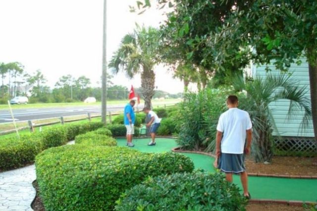 putting course at the Golf Garden of Destin